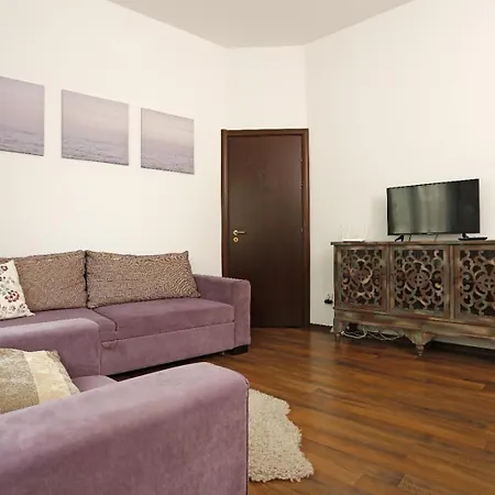 Vibrant Victoriei * Бухарест