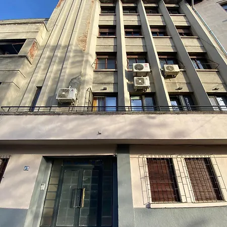 Vibrant Victoriei Apartment