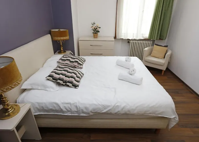 Apartament Vibrant Victoriei Bucureşti